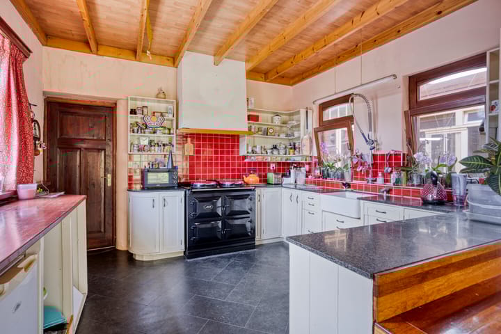 Photo 11 of Sint Jozefstraat 31