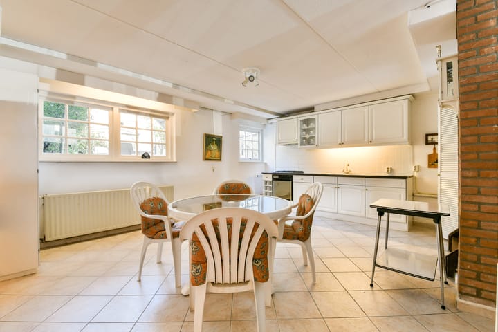 Photo 10 of Haarlemmerstraat 1-A