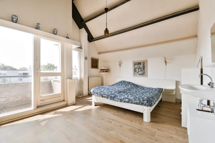 Photo 27 of Haarlemmerstraat 1-A