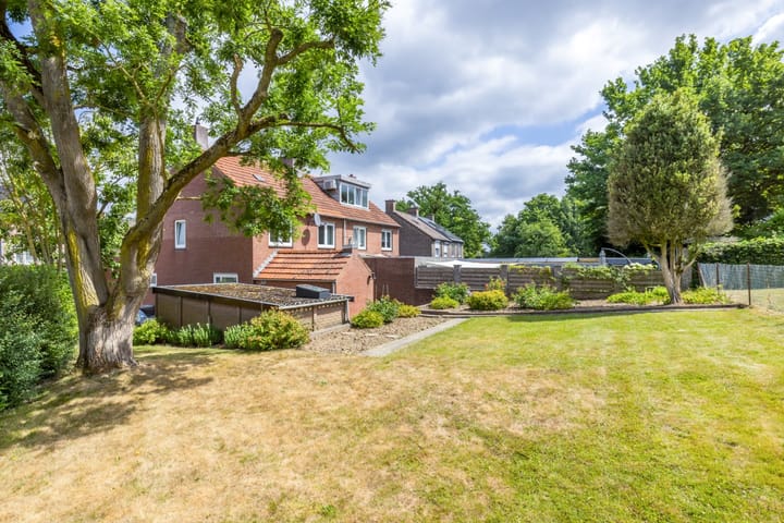 Foto 3 van Monseigneur Mannensstraat 42