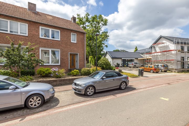 Foto 39 van Monseigneur Mannensstraat 42