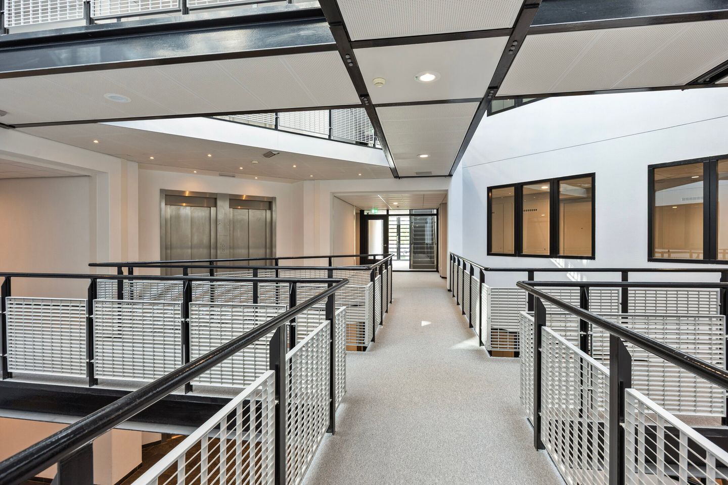 Foto 10 van Louis Armstrongweg 56-M