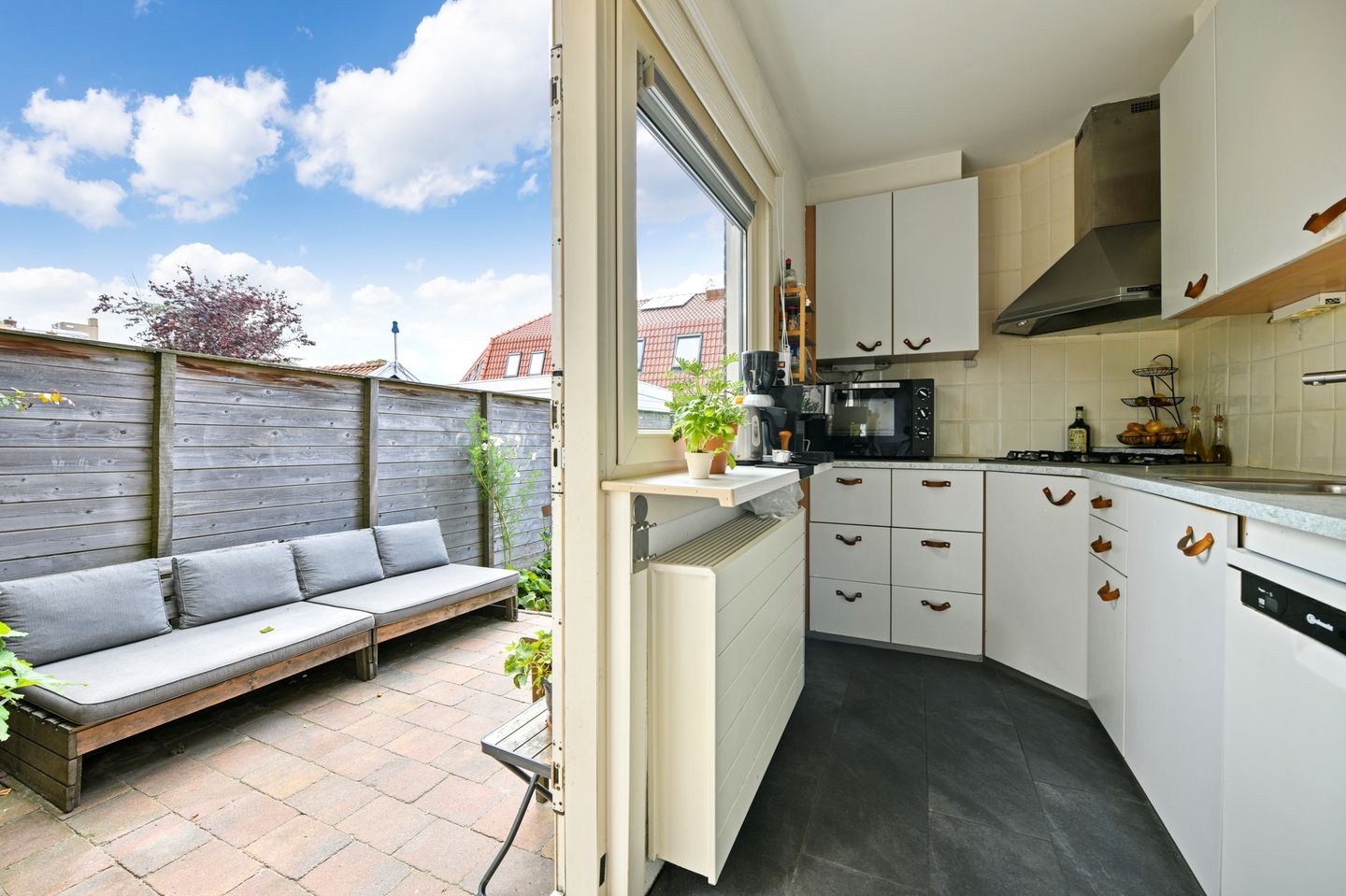 Photo 14 of Burgemeester Ter Laanstraat 104