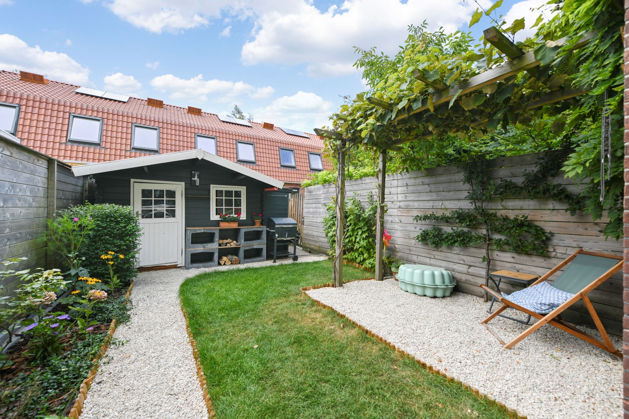Photo 18 of Burgemeester Ter Laanstraat 104