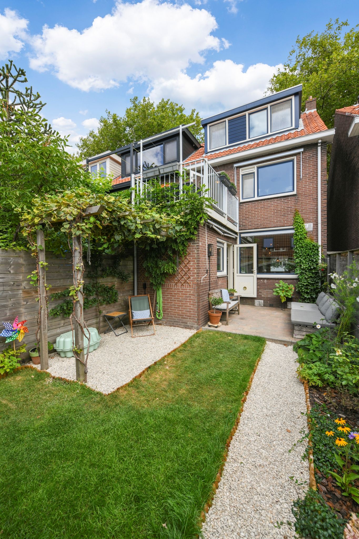 Photo 21 of Burgemeester Ter Laanstraat 104