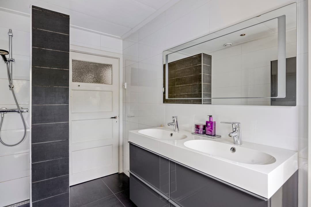 Foto 23 van Leliestraat 154