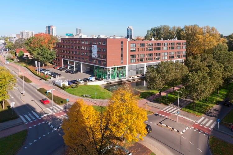 Bekijk foto 1 van J.L. van Rijweg 68