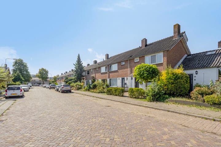 Foto 32 van Rechterenstraat 8