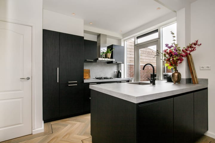 Photo 4 of Mesdagstraat 30