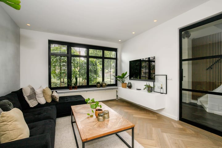 Photo 8 of Mesdagstraat 30