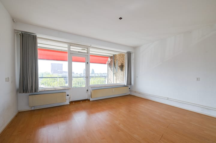 Photo 2 of van Tuyll van Serooskerkenstraat 115