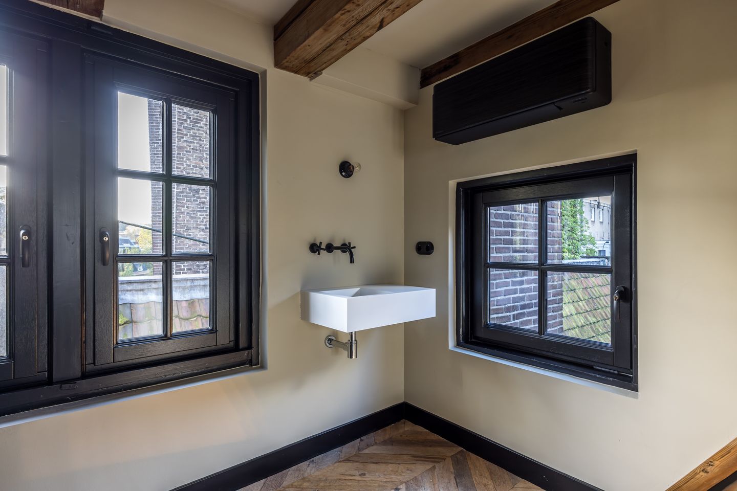 Foto 65 van Nieuwezijds Voorburgwal 284