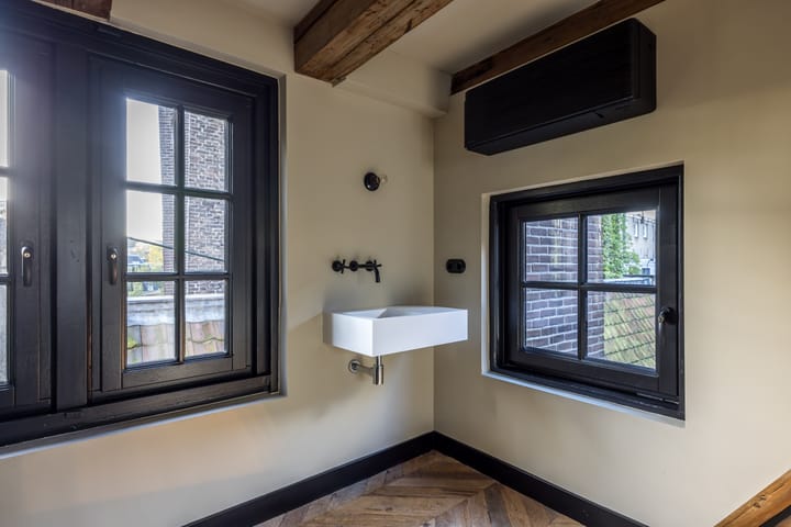 Foto 65 van Nieuwezijds Voorburgwal 284