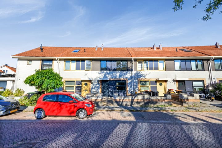 Foto 1 van Renoirhof 105