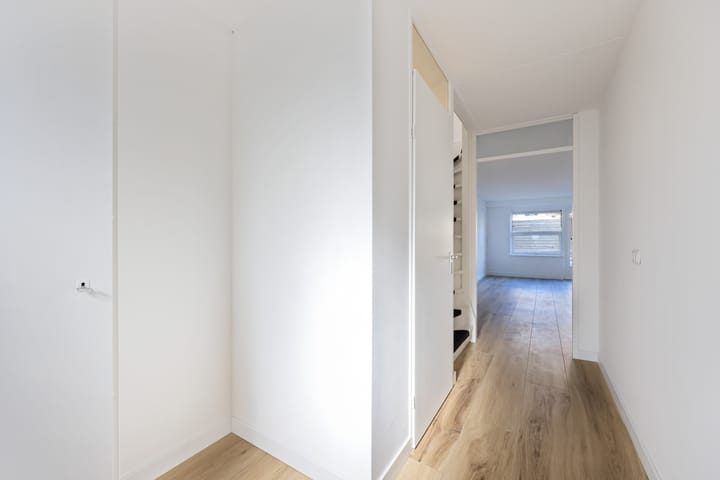 Foto 3 van Renoirhof 105