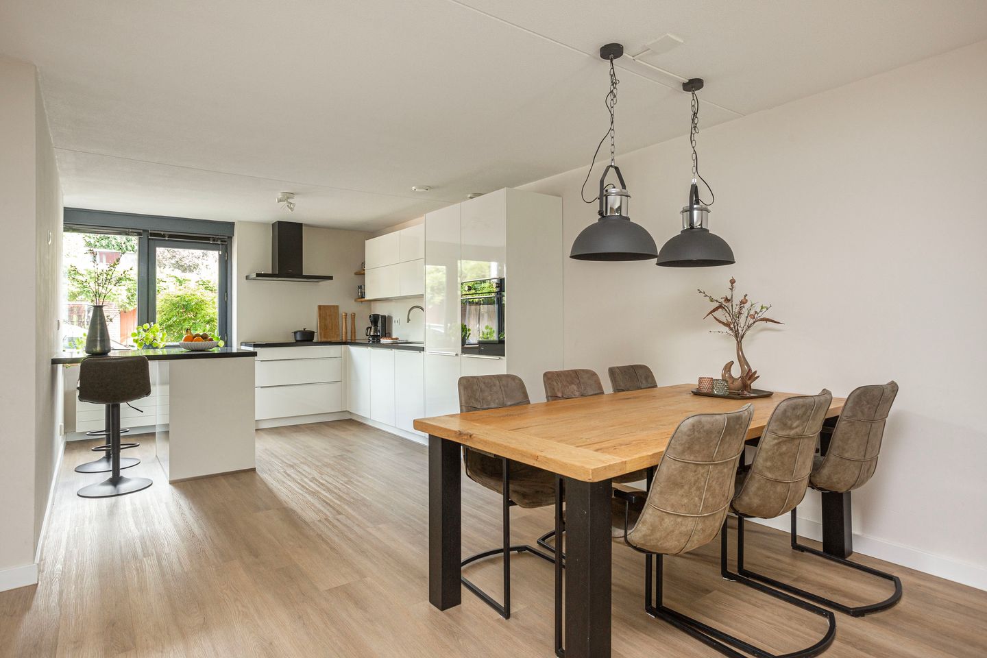 Photo 10 of Akkrumerraklaan 144