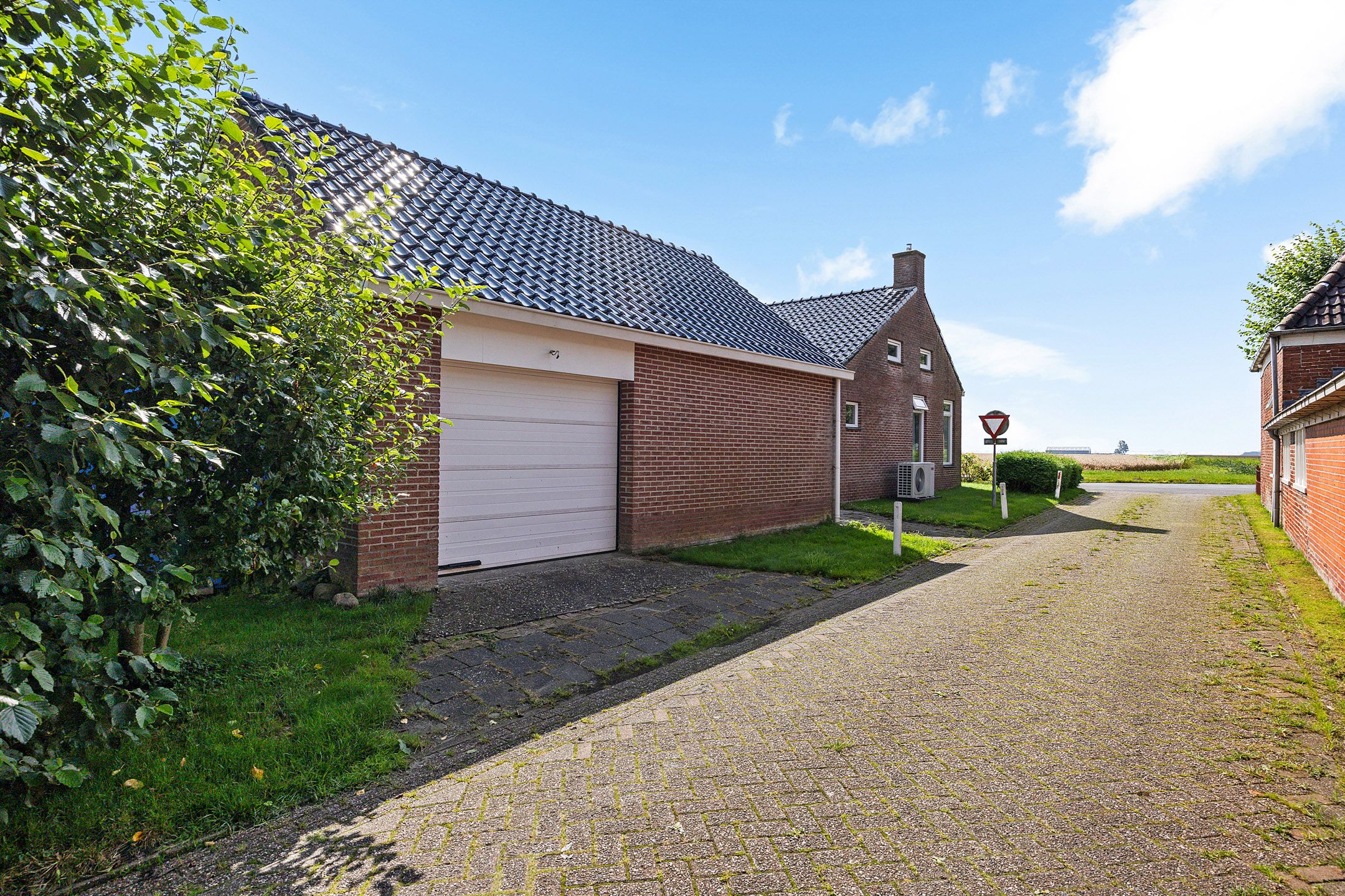 Photo 3 of Hoofdweg Oost 31