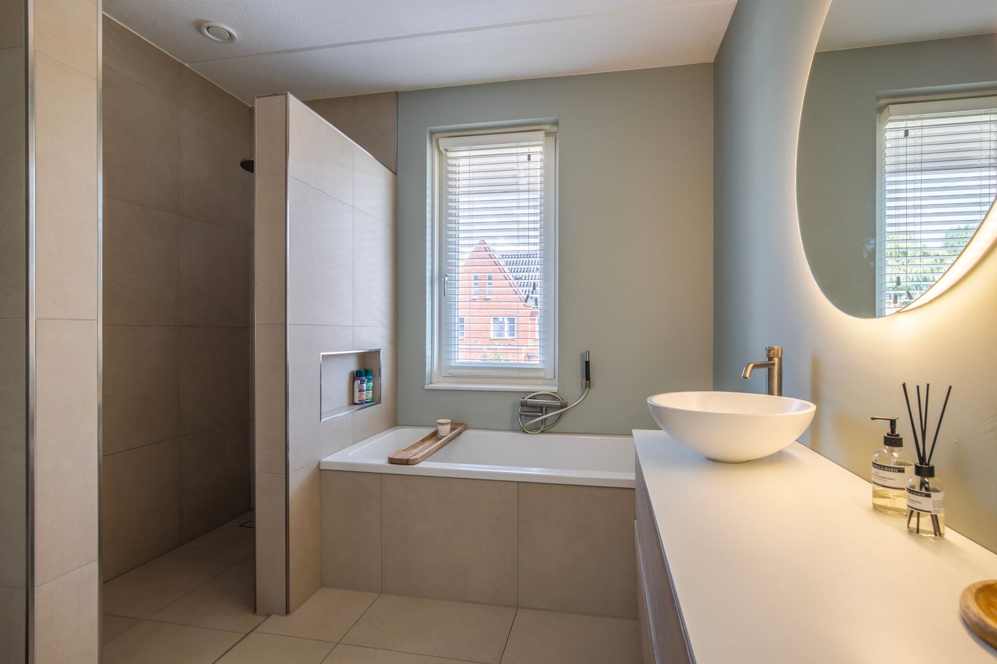 Photo 4 of Basculebrug 14