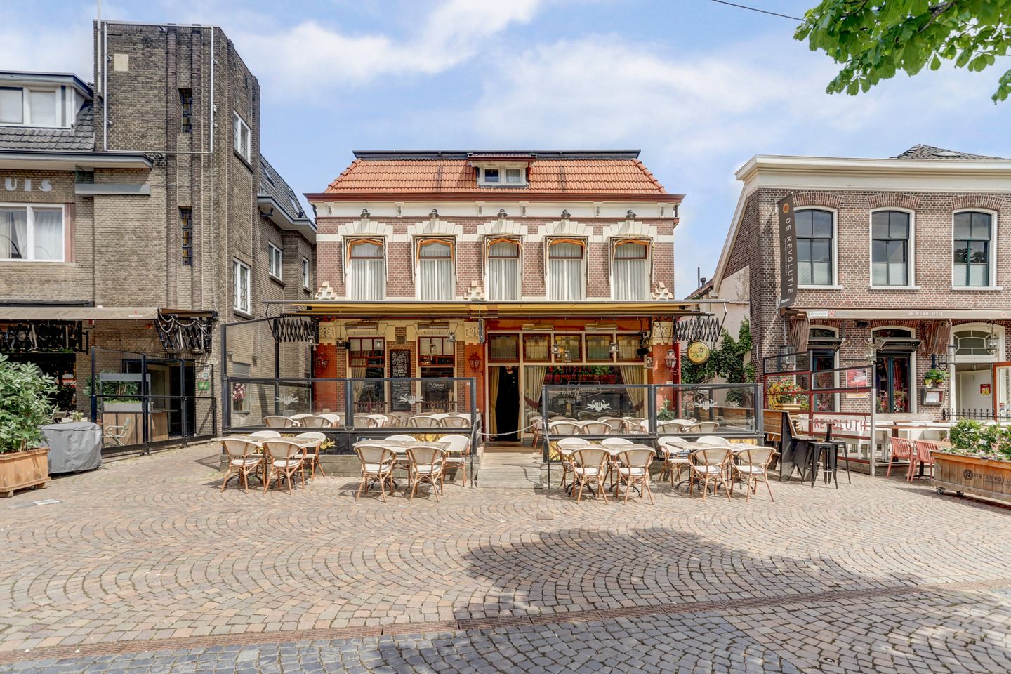 Bekijk foto 1 van Markt 25