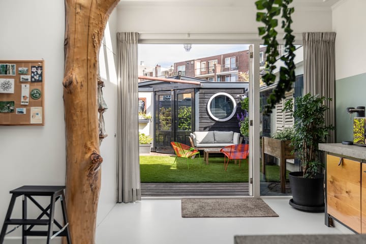 Photo 23 of Linschotenstraat 83