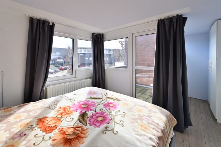 Foto 9 van Middenhof 304