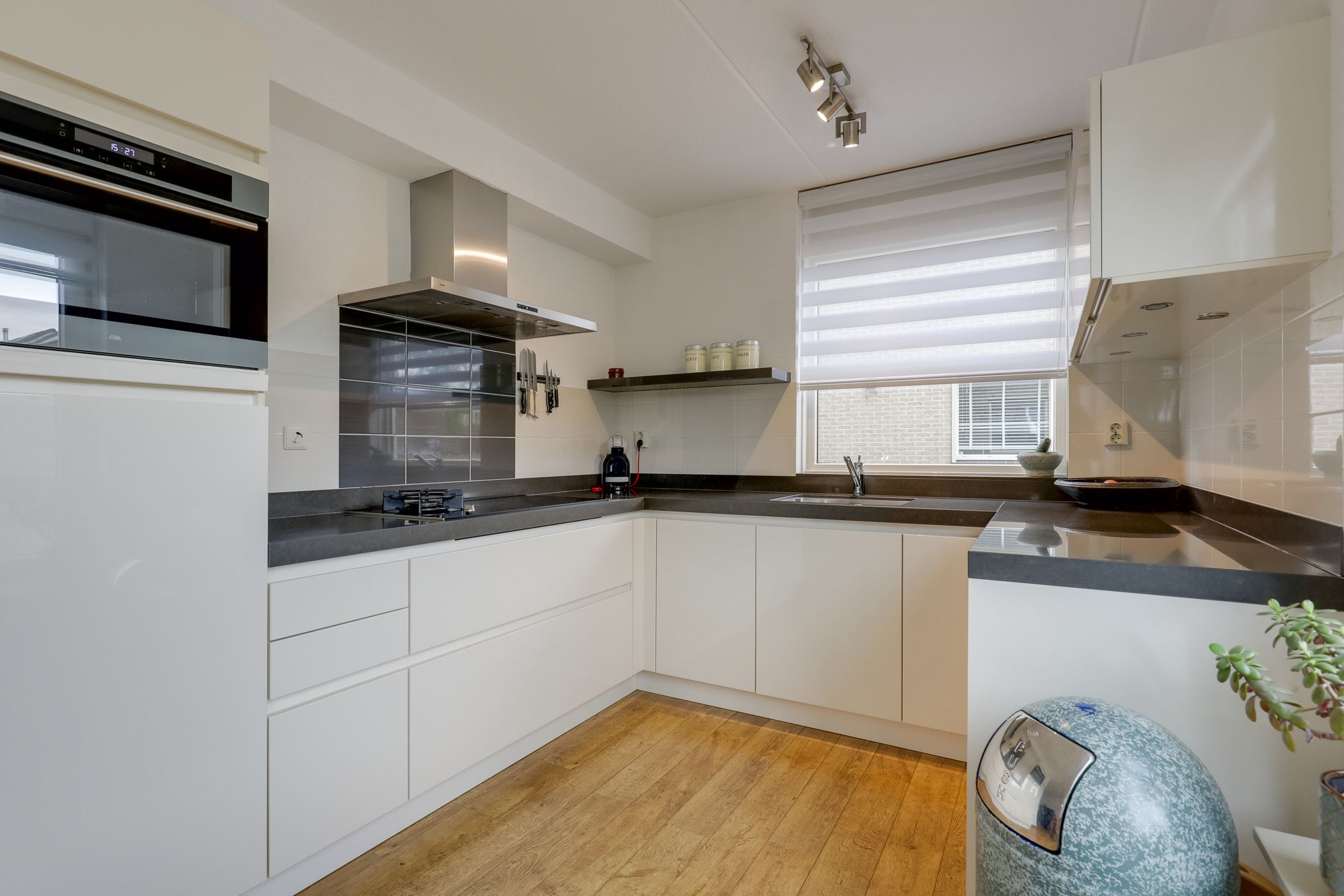 Photo 3 of Ardèchelaan 19