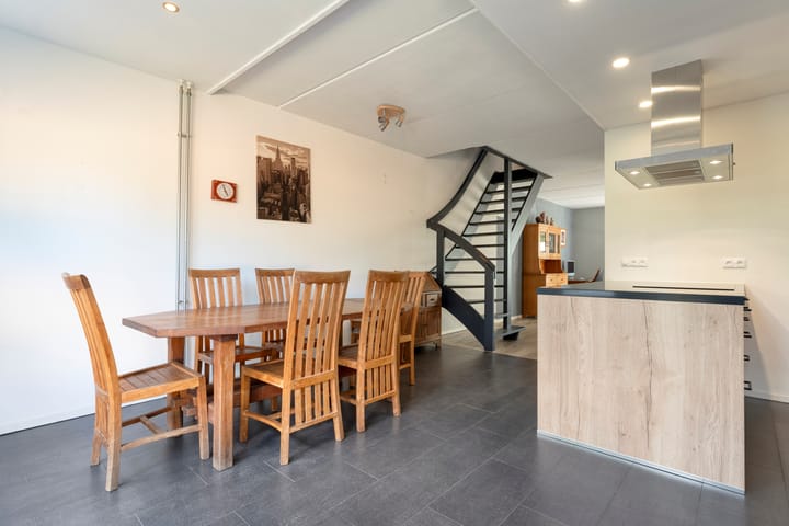 Photo 3 of Meester Holtropstraat 10