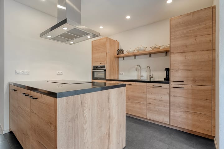 Photo 5 of Meester Holtropstraat 10