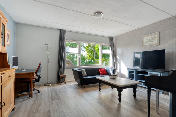 Photo 12 of Meester Holtropstraat 10