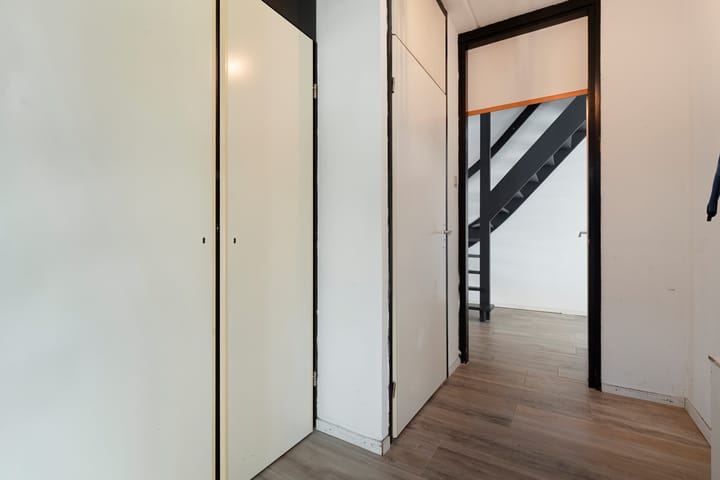 Photo 15 of Meester Holtropstraat 10