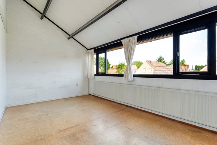 Photo 24 of Meester Holtropstraat 10