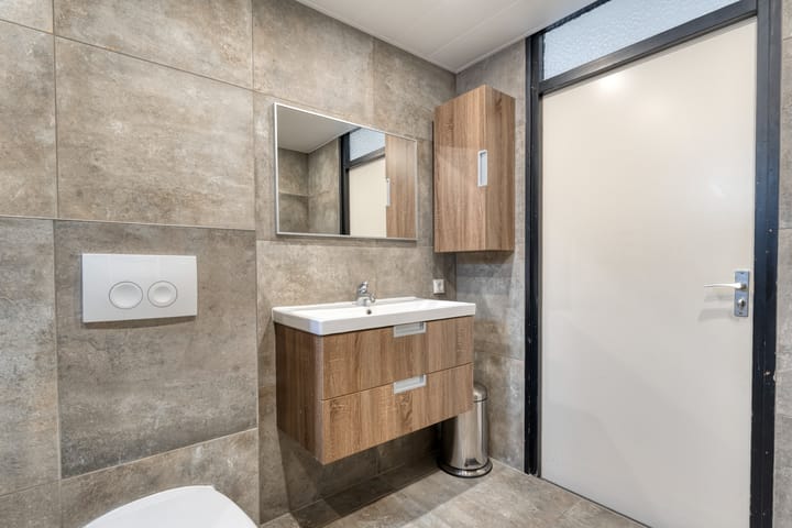 Photo 27 of Meester Holtropstraat 10