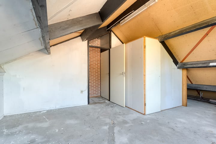 Photo 32 of Meester Holtropstraat 10