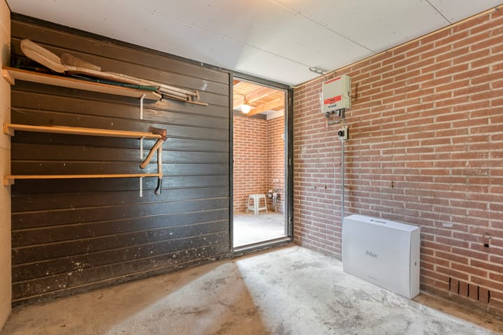 Photo 35 of Meester Holtropstraat 10