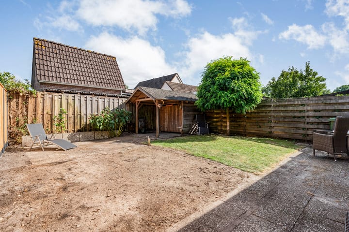 Photo 38 of Meester Holtropstraat 10