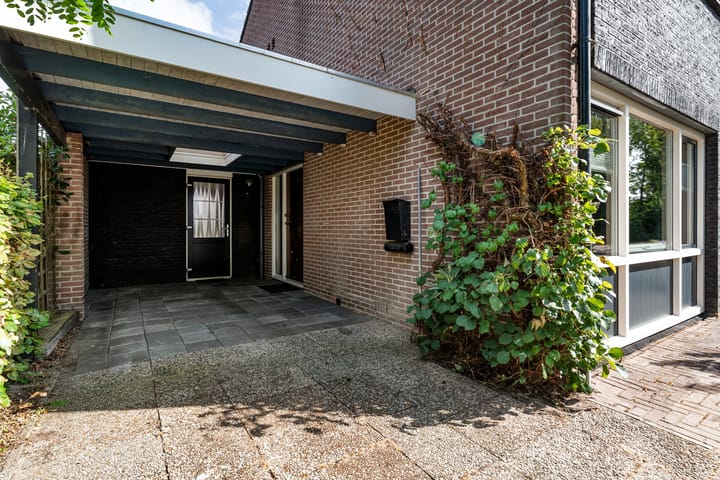 Photo 44 of Meester Holtropstraat 10