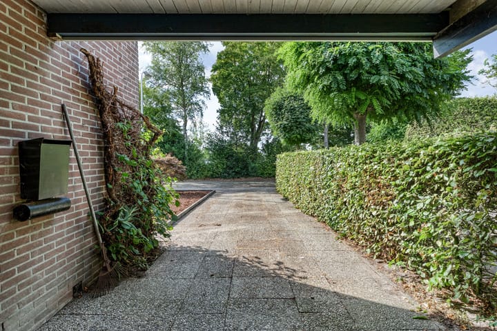 Photo 47 of Meester Holtropstraat 10