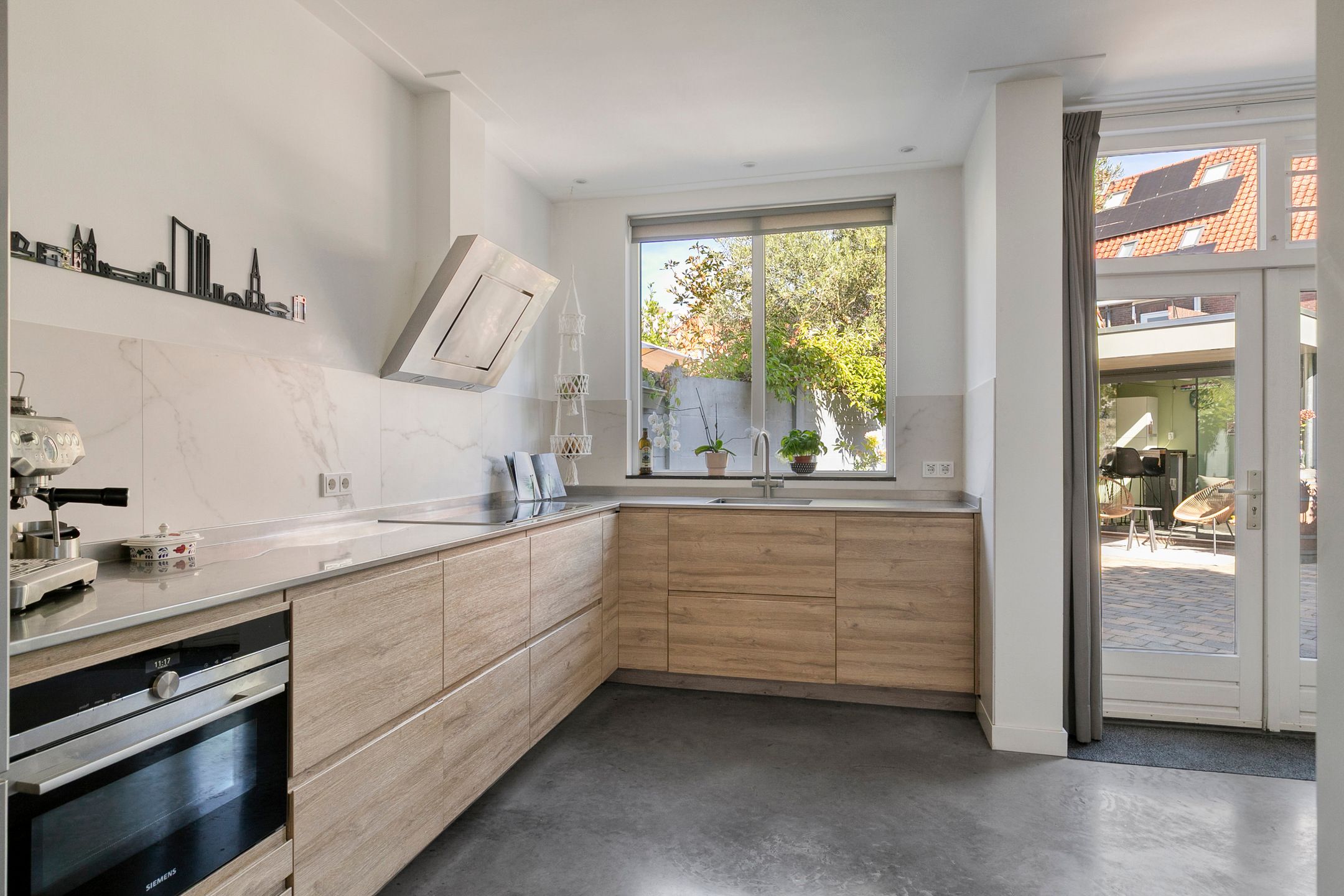 Photo 18 of Zeelsterstraat 82-D