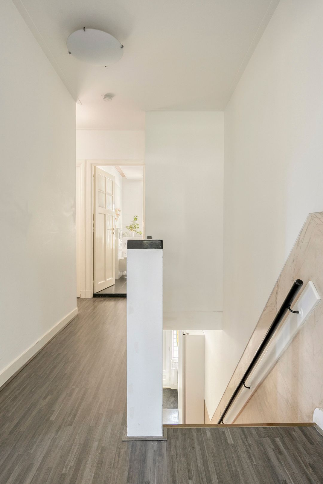 Photo 22 of Zeelsterstraat 82-D