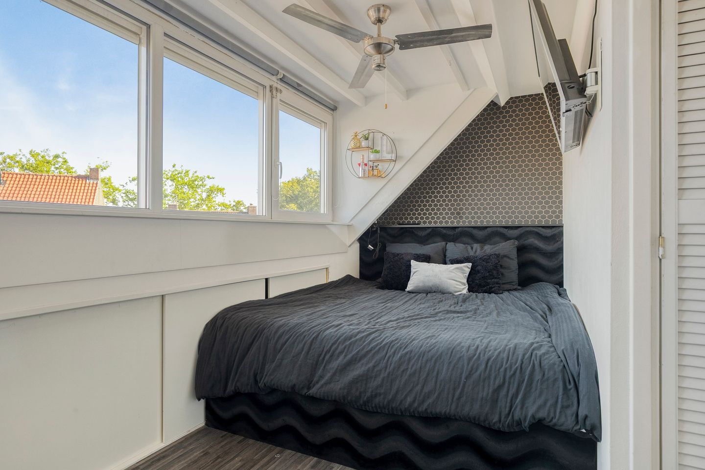 Photo 34 of Zeelsterstraat 82-D