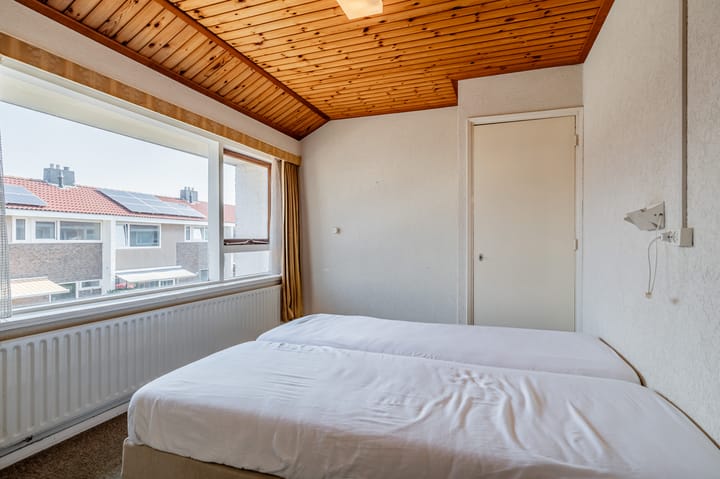 Photo 22 of Irenestraat 23