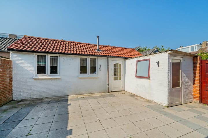 Photo 37 of Irenestraat 23