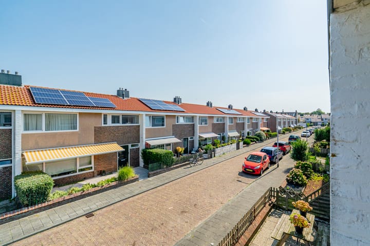 Photo 46 of Irenestraat 23