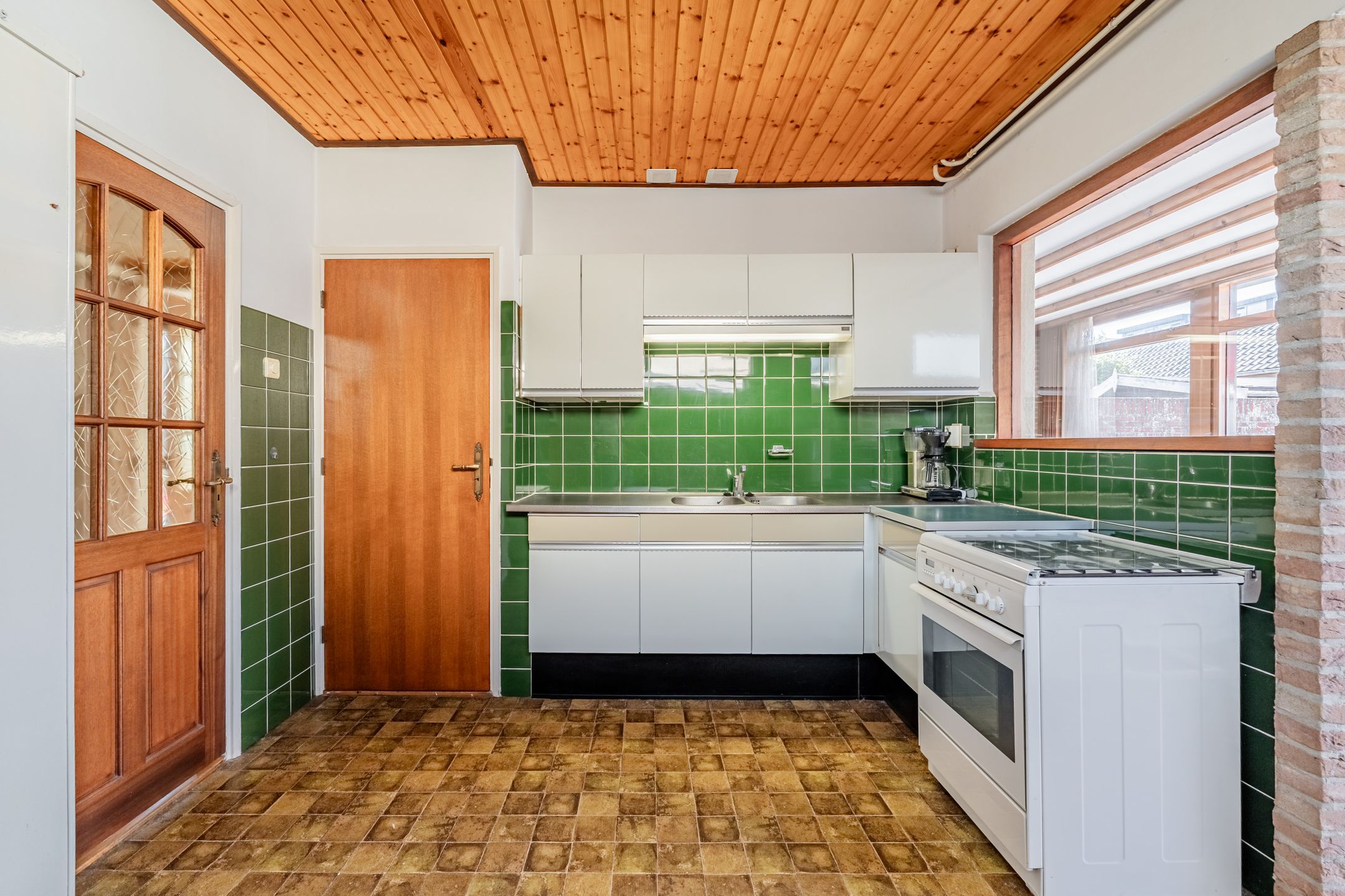 Photo 15 of Irenestraat 23