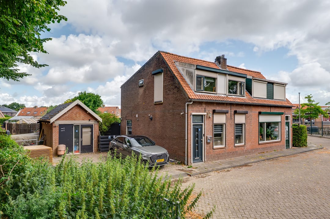 Photo 1 of Julianastraat 28