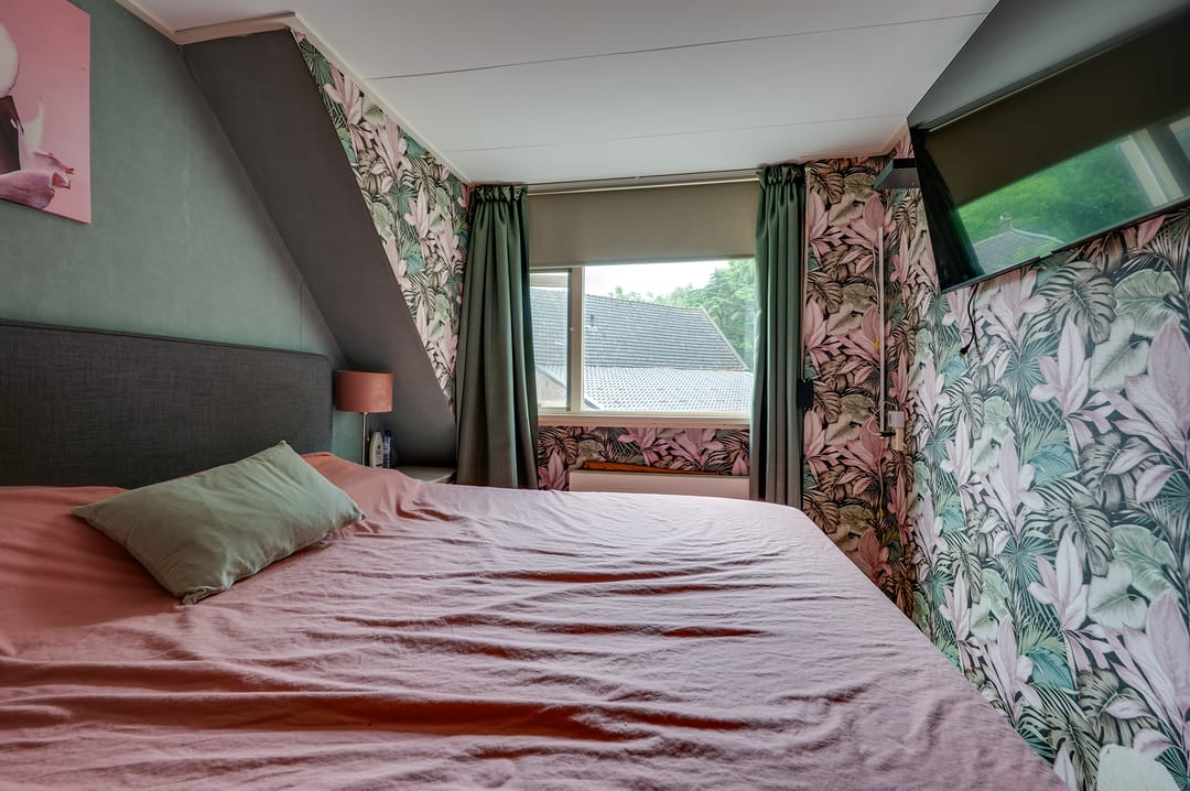 Photo 37 of Julianastraat 28