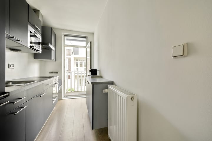 Foto 10 van Balthasar Floriszstraat 9-3