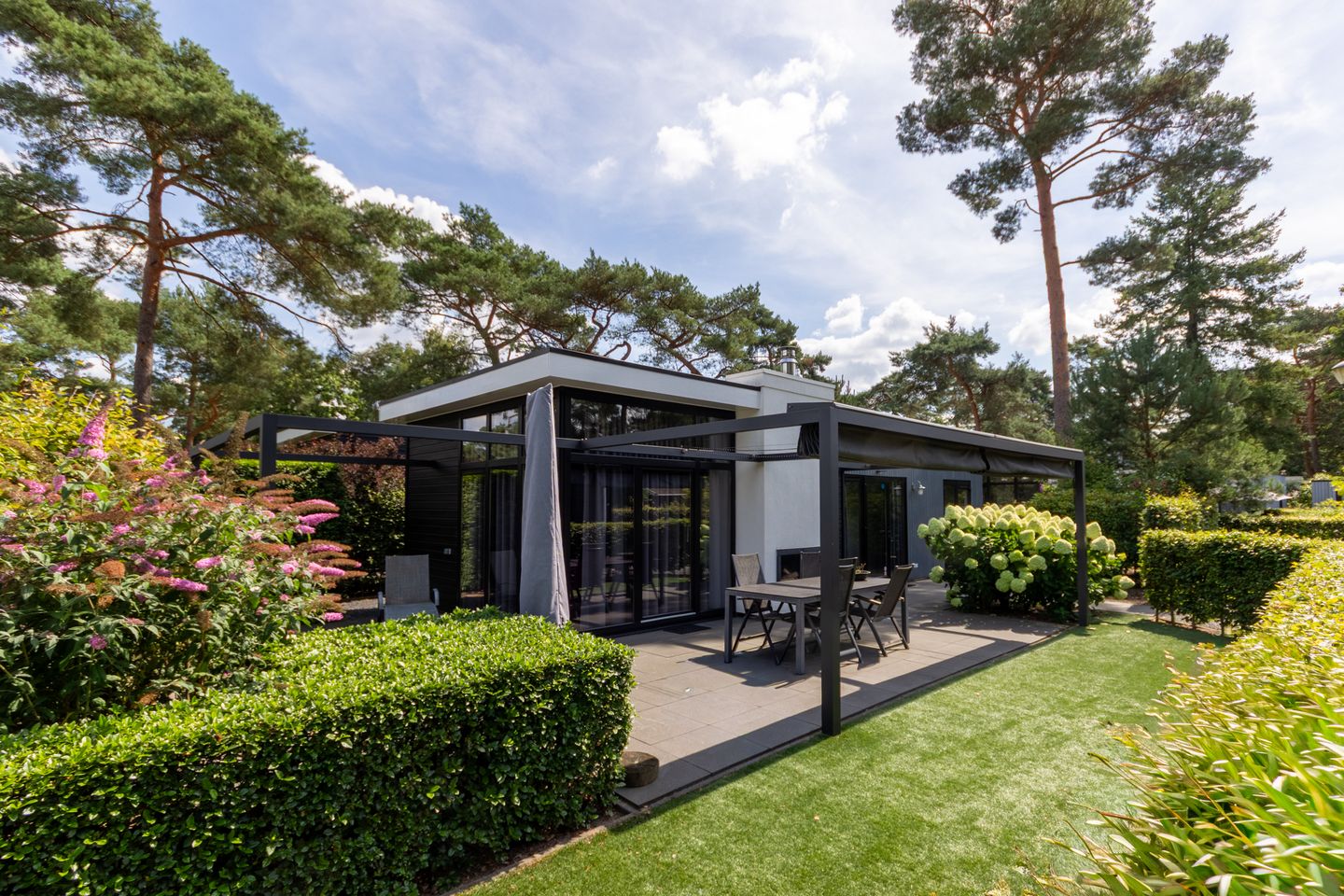 Photo 1 of Vijverlaan 1-JB20