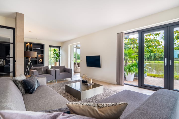 Photo 15 of Freya 11