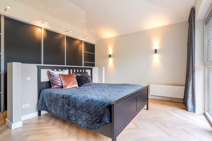 Photo 38 of Freya 11